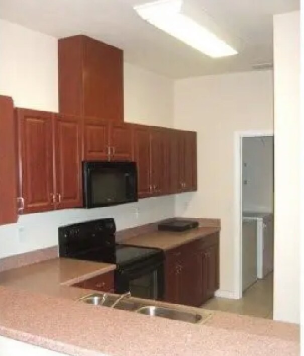 Building Photo - 250 SW 145th Dr