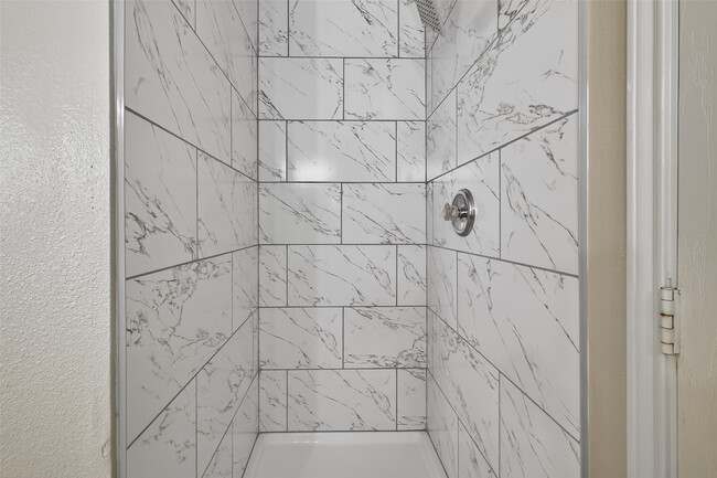 Building Photo - 15003 Sugar Sands Dr