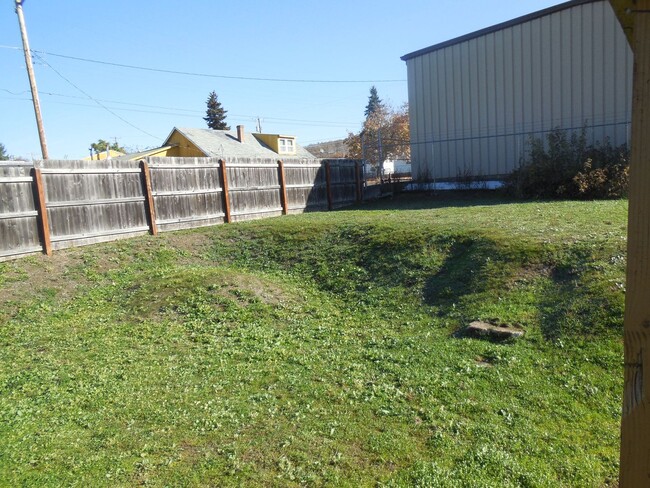 Building Photo - 2 Story House with Fenced Yard