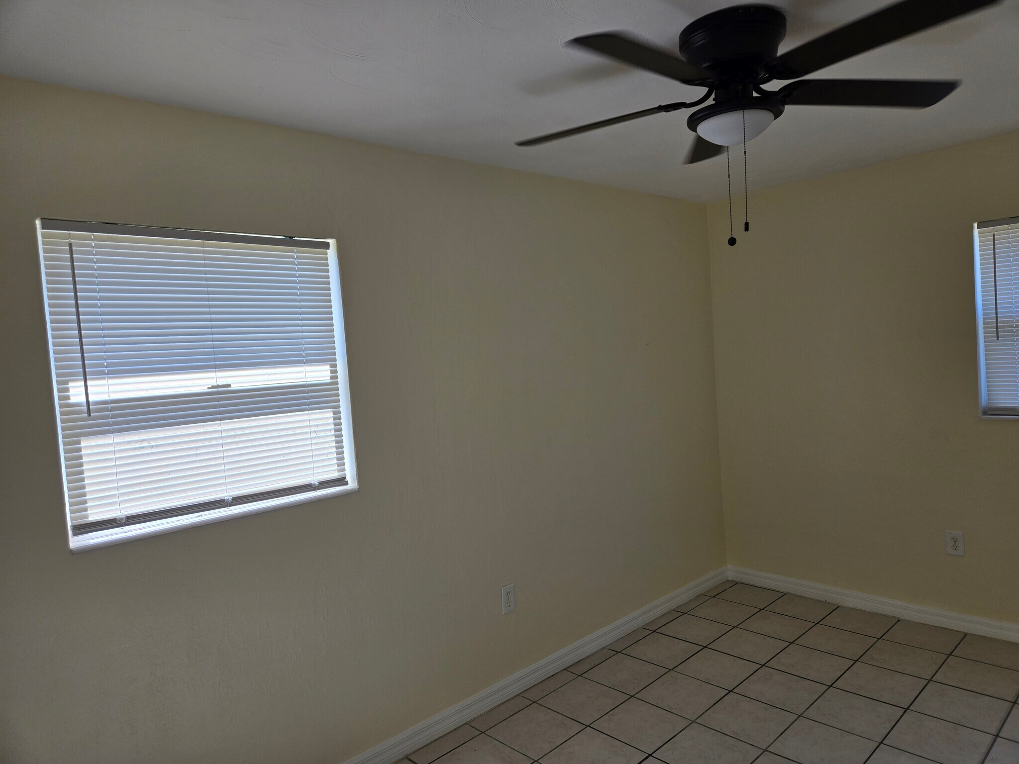 Building Photo - 719 W Palmetto St