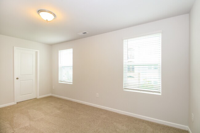 Building Photo - 7268 Bellacroft Dr