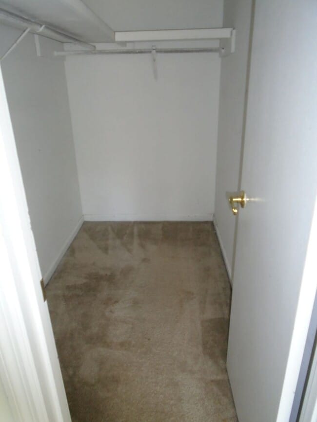 Building Photo - Beaver Creek South