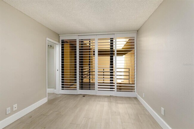 Building Photo - 2775 Kipps Colony Dr S