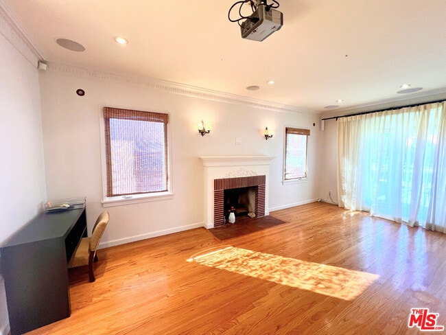 Building Photo - 2652 S Bedford St