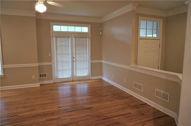 Building Photo - 4372 Paces Point Cir SE