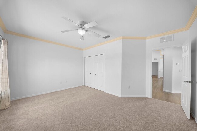 Building Photo - Nicely updated 3-bedroom, 2-bath upper-floor condo in Fort Myers
