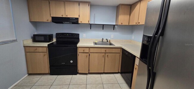 Building Photo - 588 Fairways Ln