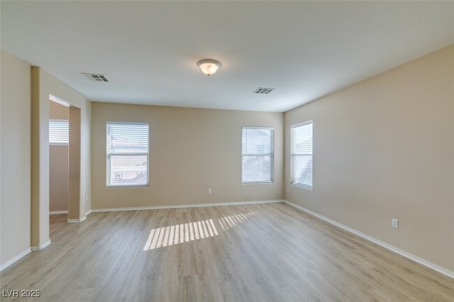 Building Photo - 5768 Mammoth Mountain St