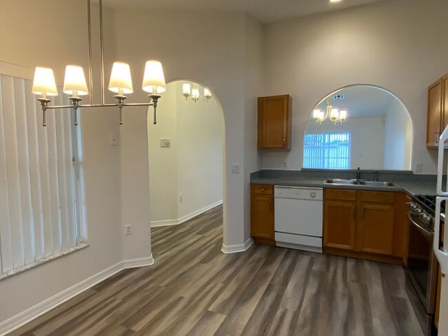 Building Photo - House for rent