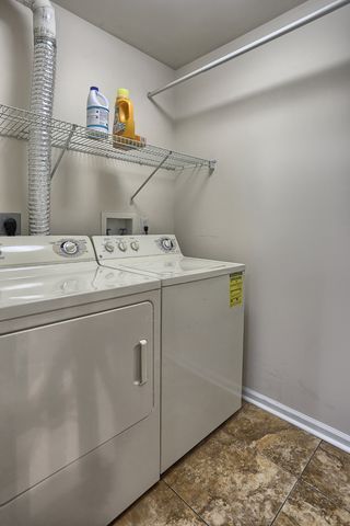 Building Photo - 24 Lismore Pl