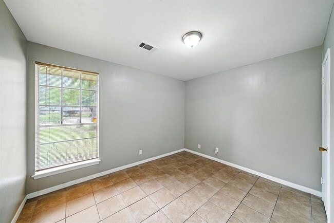 Building Photo - 9015 Ivy Spring Ln