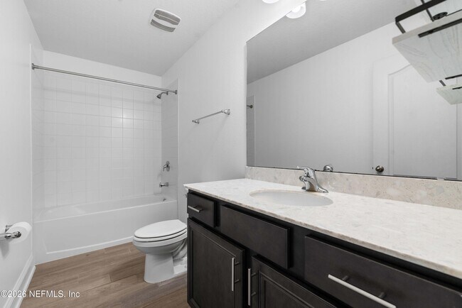 Building Photo - 235 Silverleaf Village Dr