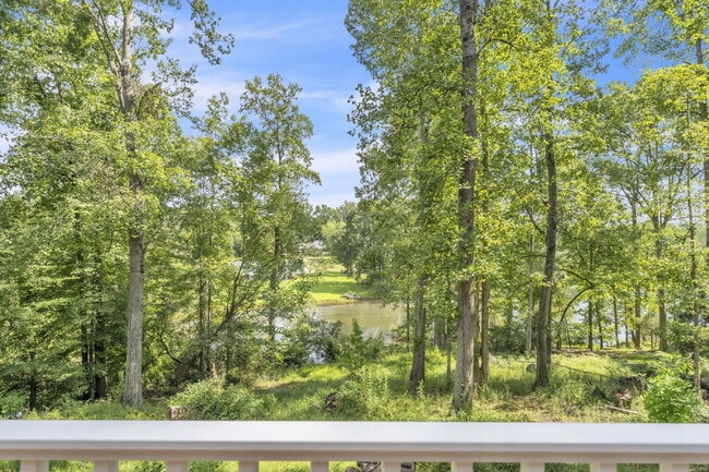 Building Photo - Spacious 4-Bed, 4-Bath Rental Home with Lake Views in Belle Terre Acres