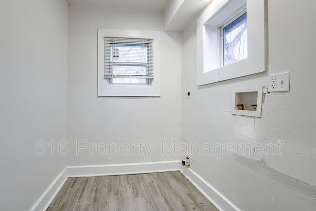 Building Photo - 4109 Monroe Ave