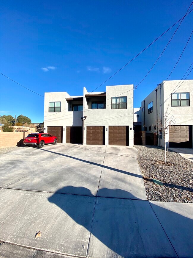 Building Photo - 844 Tijeras Ave NW