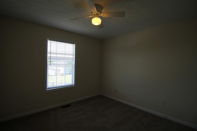 Building Photo - 639 Miles Rd