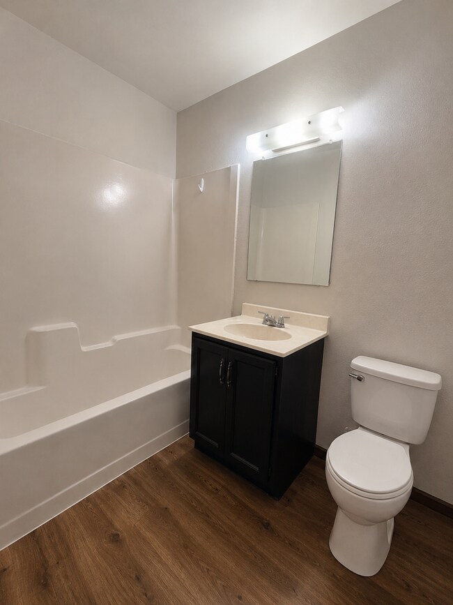 Building Photo - 1214 Bluestem Dr