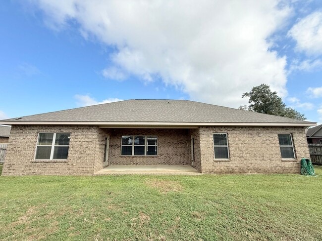 Building Photo - Beautiful 3-Bedroom Corner Lot