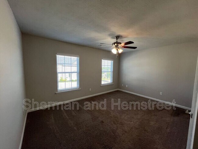 Building Photo - 616 Dobhill Ln