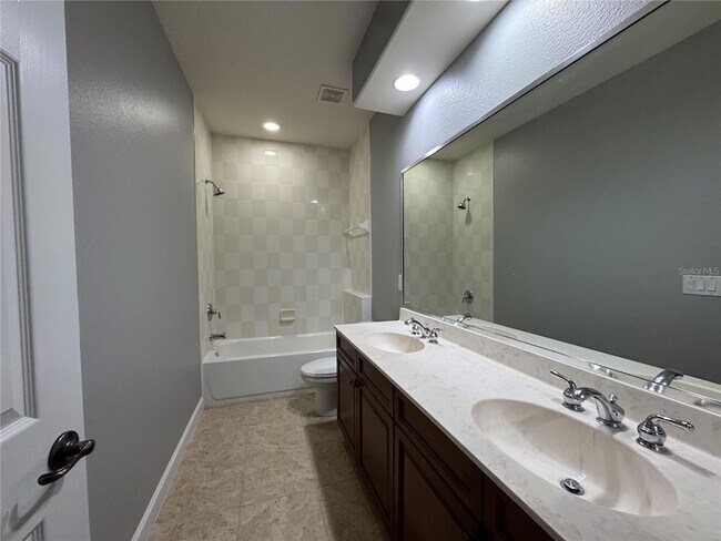 Building Photo - 142 Harrington Ct