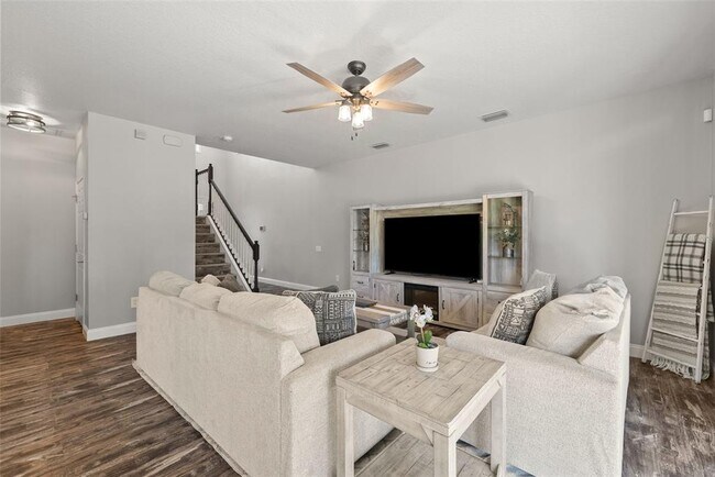 Building Photo - 14019 Crater Cir