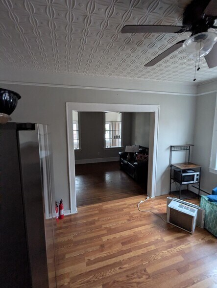 kitchen and livingroom - 213 Lincoln Pl