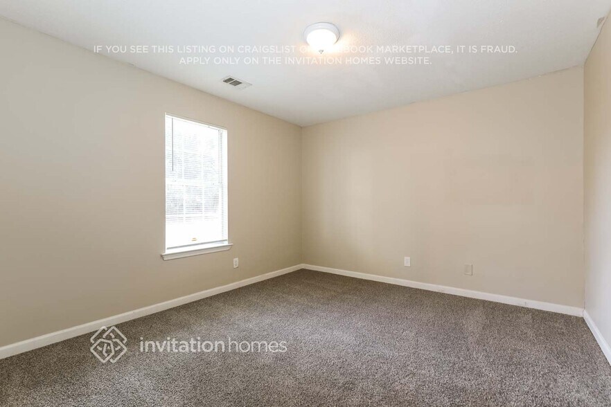 Building Photo - 301 Summer Hill Cir