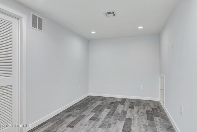 Building Photo - 769 Cliffwood Ave