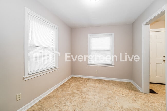 Building Photo - 2789 Howey Rd