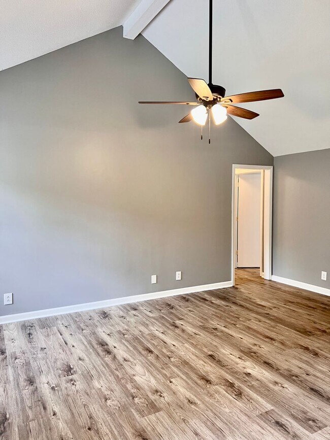 Building Photo - 407 Donna Dr