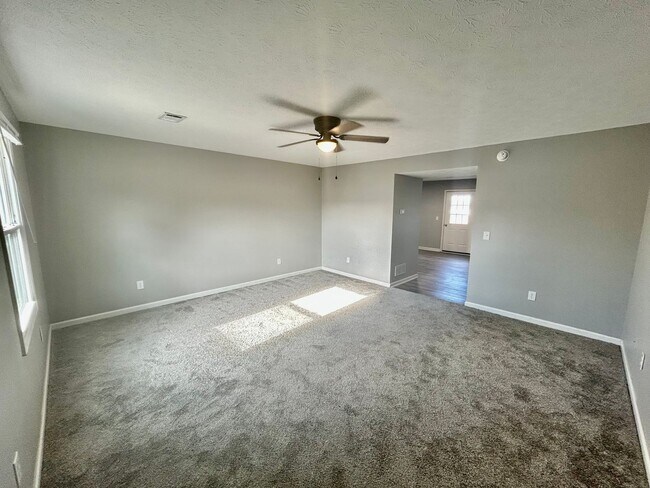 Building Photo - Modern 3BR Apartment in Richmond!