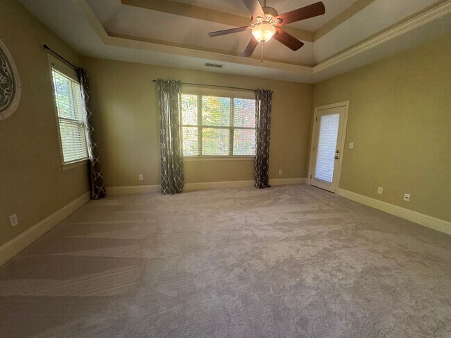 Building Photo - Elegant Full-Brick Estate 4 bedroom/2.5 bathroom