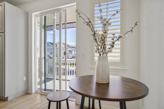 Building Photo - "Spacious 4-Bedroom Townhouse with Granite Finishes & Cozy Fireplace in Parker, CO!"