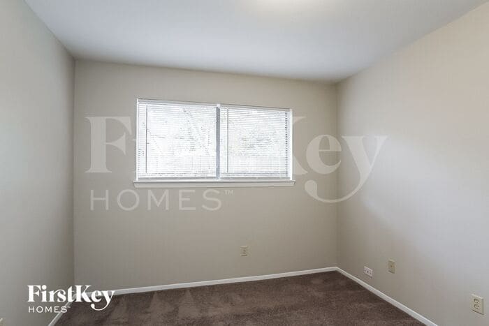 Building Photo - 9 W Bigelow Oak Ct