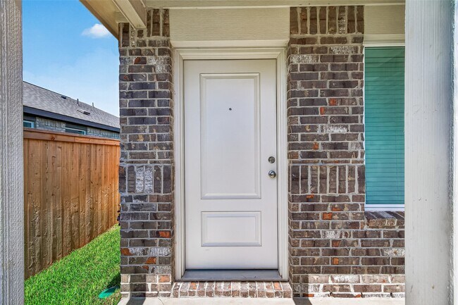 Building Photo - 16846 Spotted Oak Dr