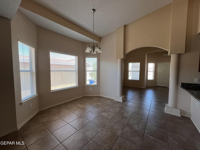 Building Photo - 6700 Hermoso Del Sol Dr