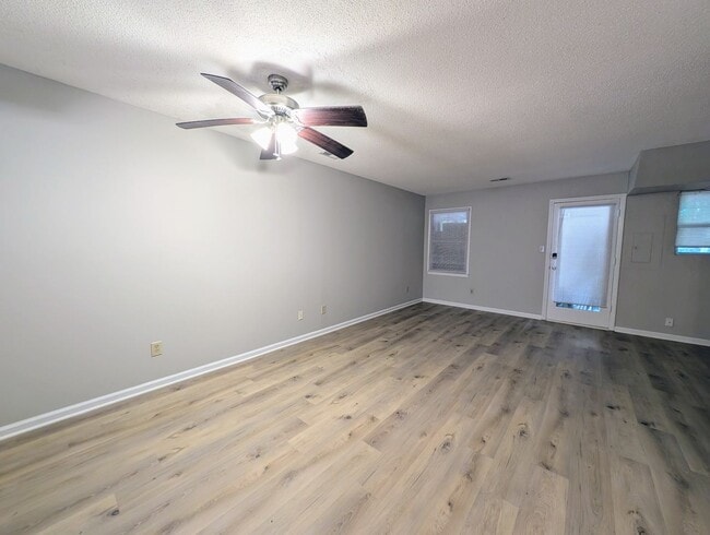 Building Photo - 500 Forest Dr