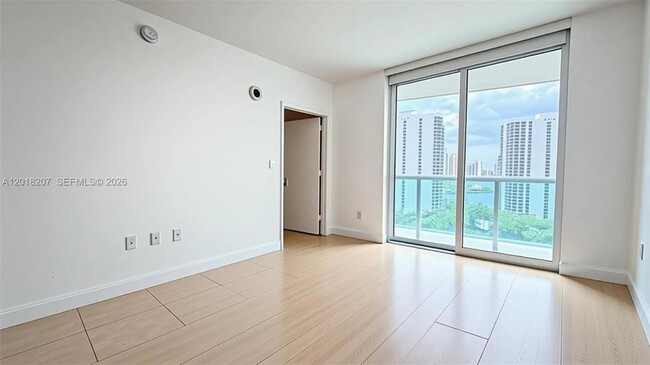 Building Photo - 19400 Turnberry Way