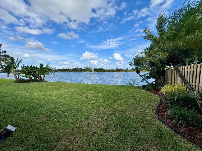 Building Photo - 1780 NW 39th Pl