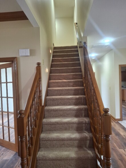 Building Photo - 256 W Brookville Rd