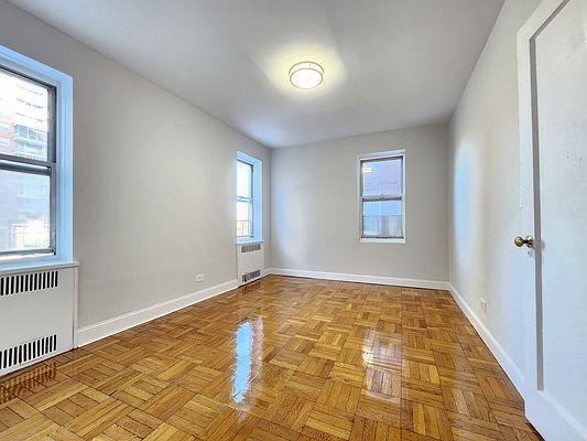 Building Photo - 1 bedroom in BRONX NY 10463