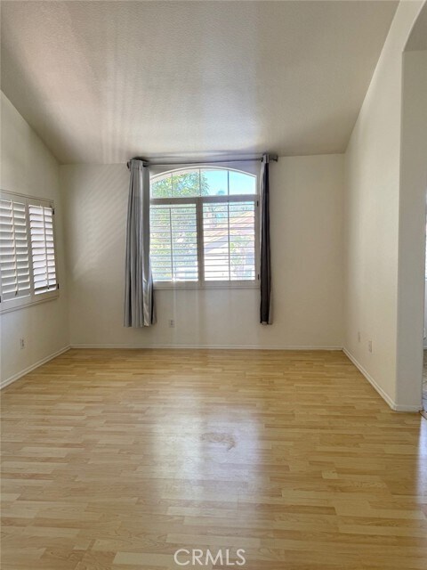 Building Photo - 8 Pinyon Jay Ln
