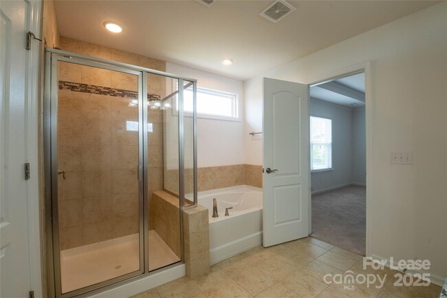 Building Photo - 15747 Reynolds Dr