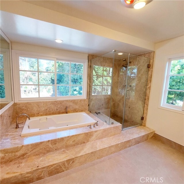 Building Photo - 16545 Park Ln Cir