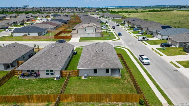 Building Photo - 140 Fireoak Dr