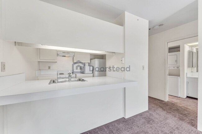 Primary Photo - 1771 Broadway St