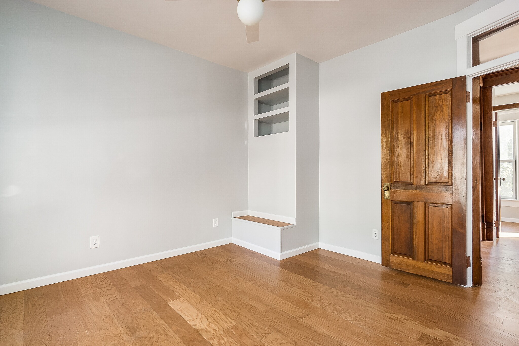 Building Photo - 986 Neil Ave
