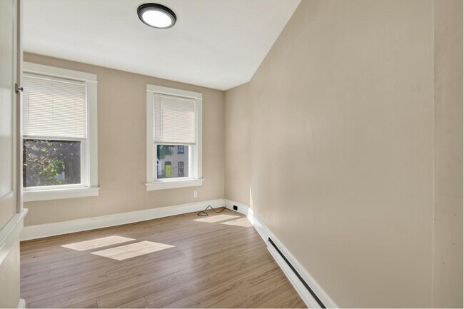 Building Photo - 245 New Holland Ave