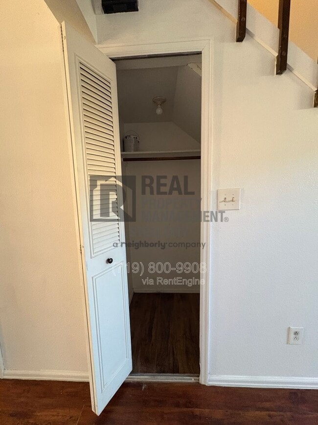 Building Photo - 1928 N Salem Ave