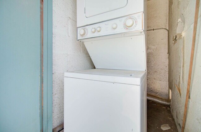 Building Photo - 5323 N 19th Ave